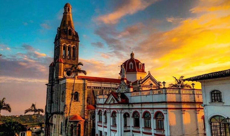 Tour Cuetzalan y Poza Pata de Perro con Tour Sin Límites