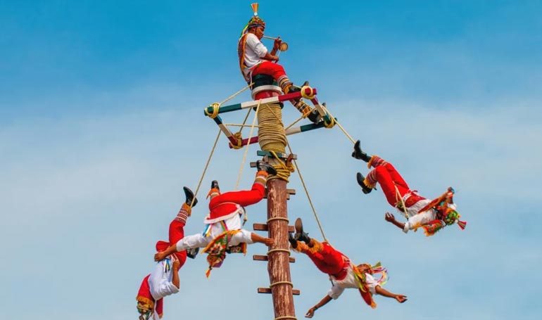 Tour Cuetzalan y Poza Pata de Perro con Tour Sin Límites
