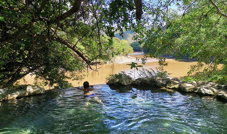 Tour Las Manantiales Balneario Natural con Tour Sin Límites