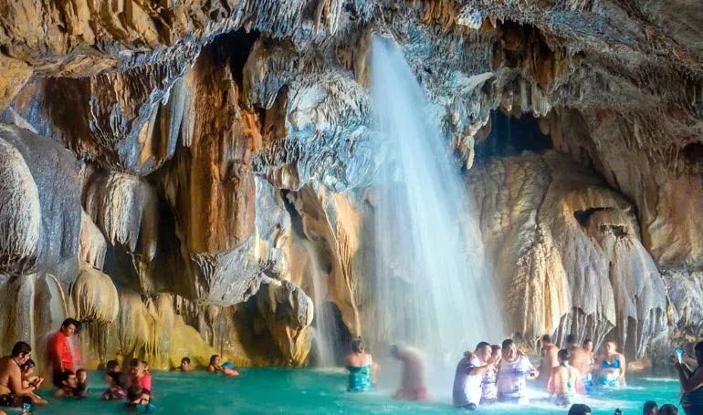 Tour Grutas de Tolantongo con Tour Sin Límites