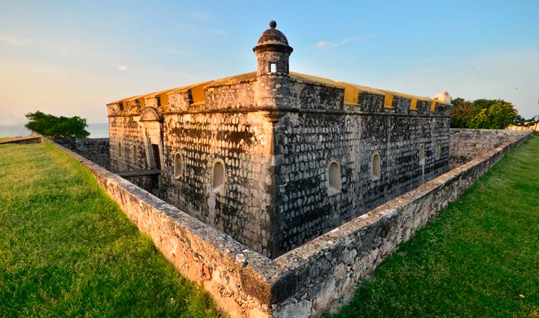 Tour Campeche y Becal con Tour Sin Límites