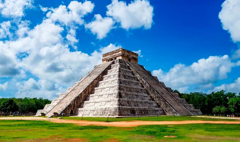Tour Chichén Itzá, Cenote ik kil e Izamal con Tour Sin Límites