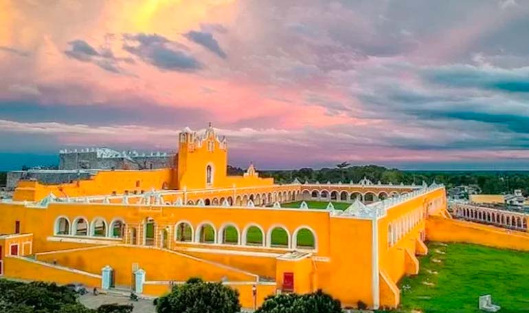 Tour Chichén Itzá, Cenote ik kil e Izamal con Tour Sin Límites